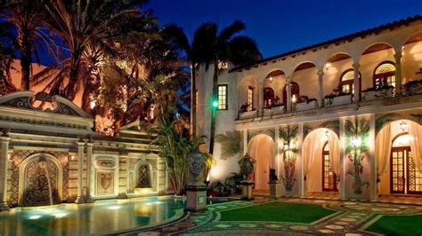 can you visit the versace mansion|Versace mansion owner.